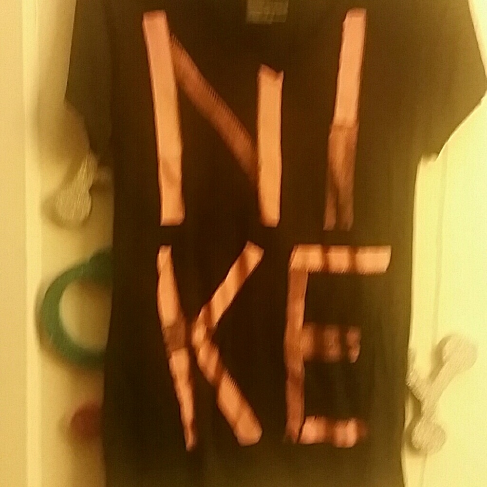 Nike tee